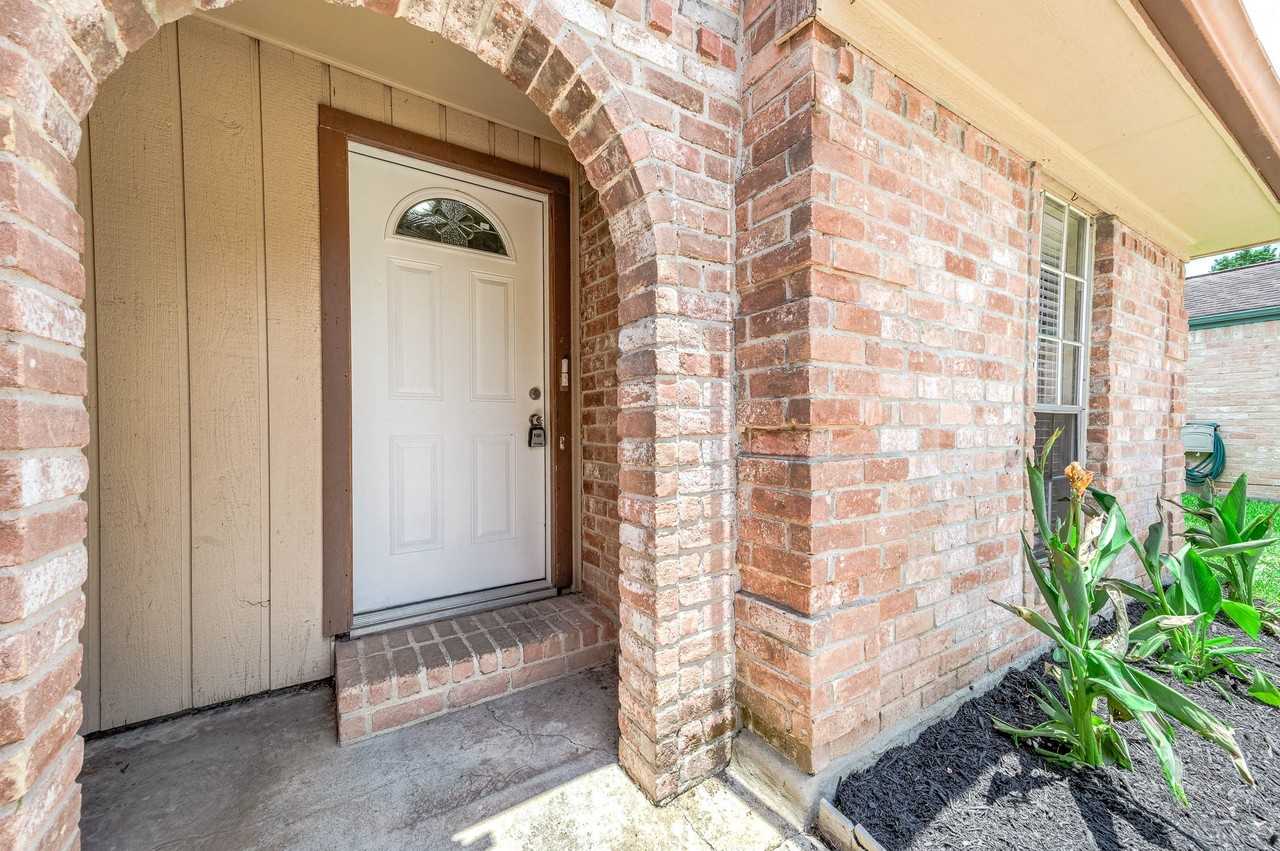 1922 Arcadia Dr - Photo 5 of 32