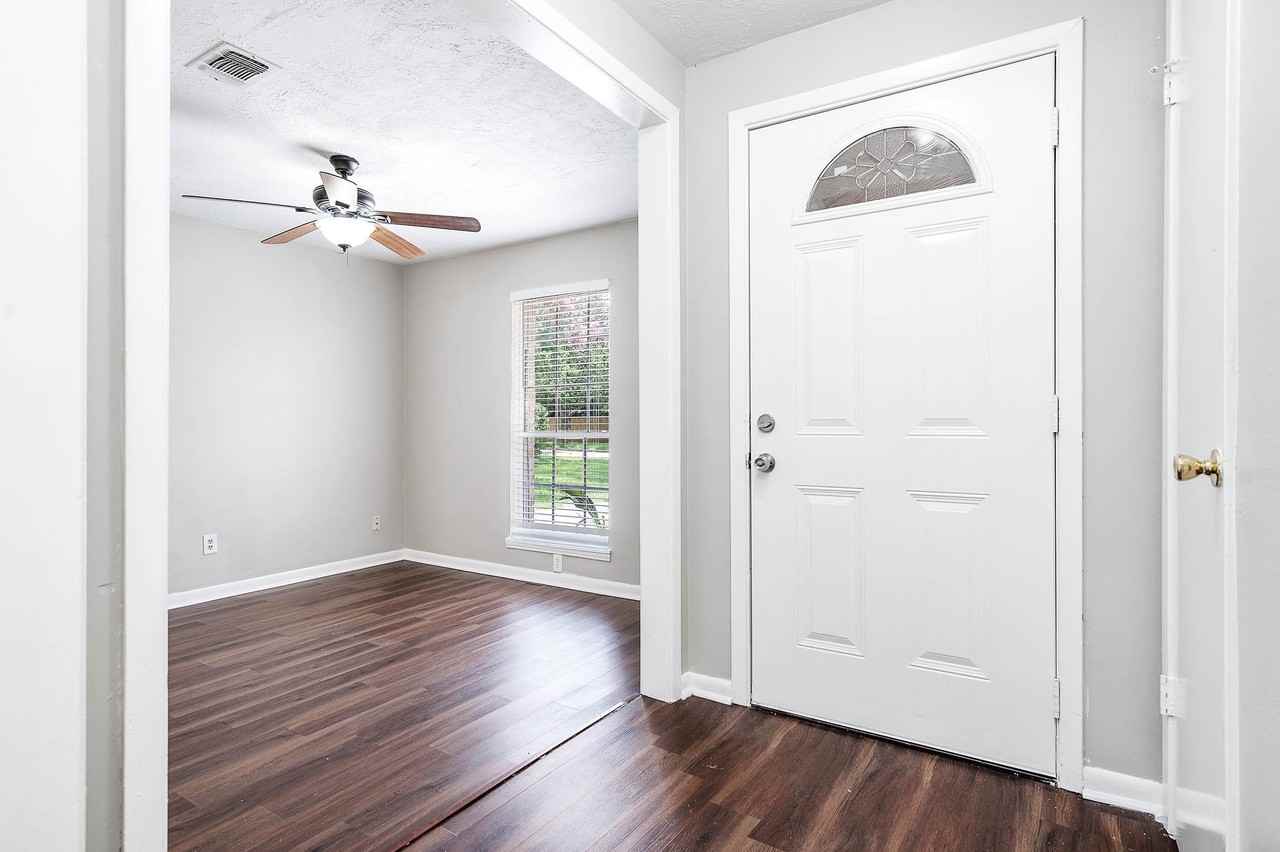 1922 Arcadia Dr - Photo 7 of 32