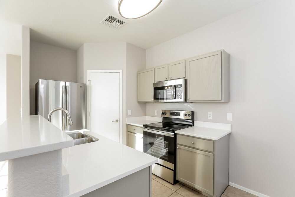 1115 E Grove St - Photo 7 of 16