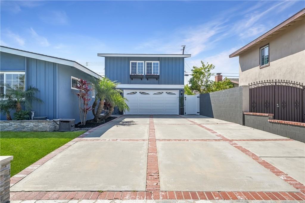 8242 Bryant Dr - Photo 4 of 35