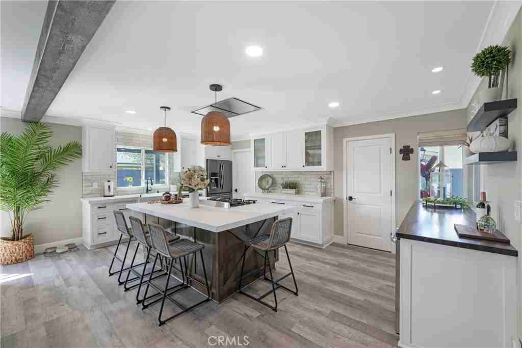 8242 Bryant Dr - Photo 6 of 35