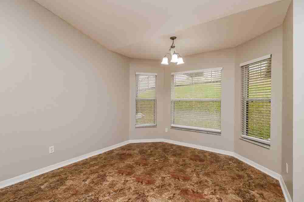 1923 Southern Oak Loop - Photo 5 of 16