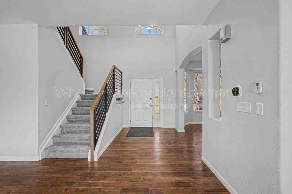 17196 Opal Hill Dr - Photo 2 of 9