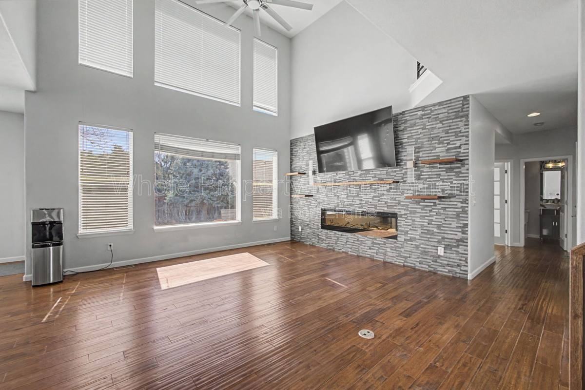 17196 Opal Hill Dr - Photo 3 of 9