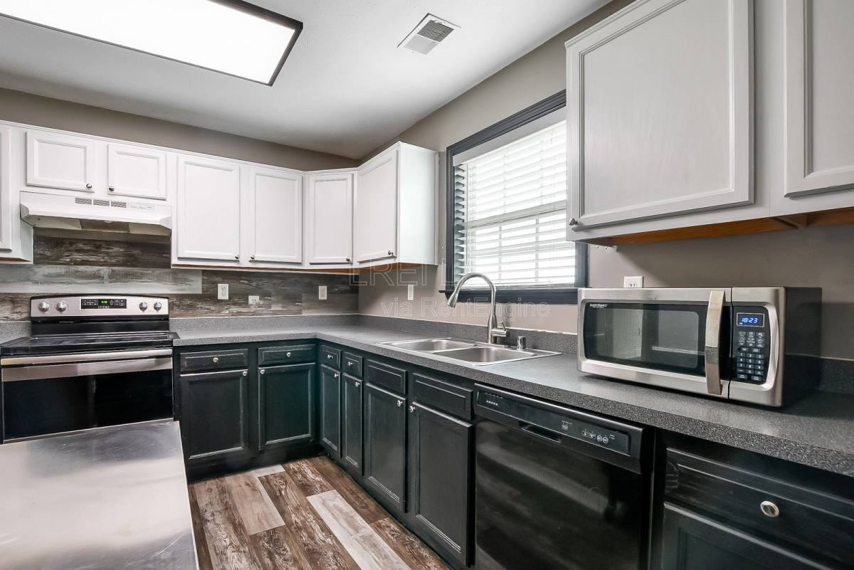 697 Red Hill Rd - Photo 3 of 10
