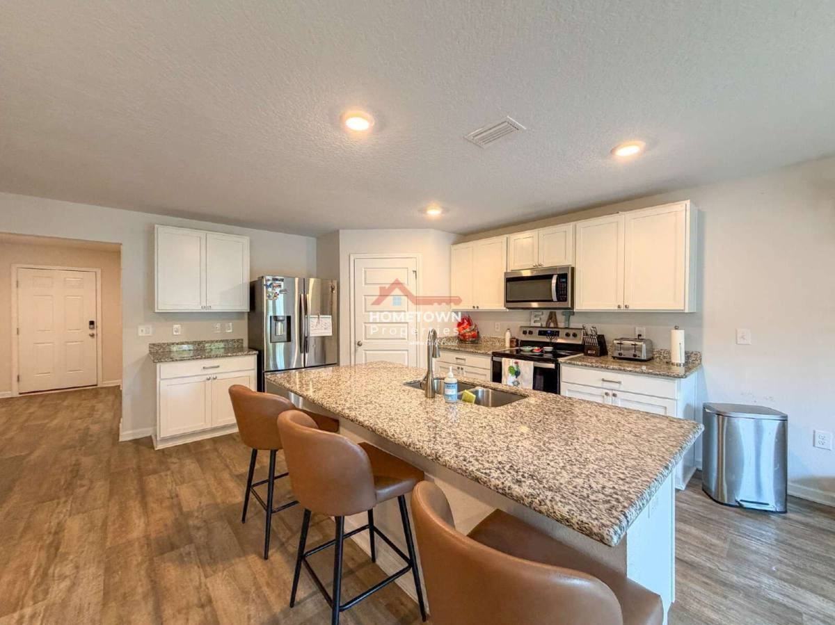 5469 Merlin Way - Photo 2 of 10