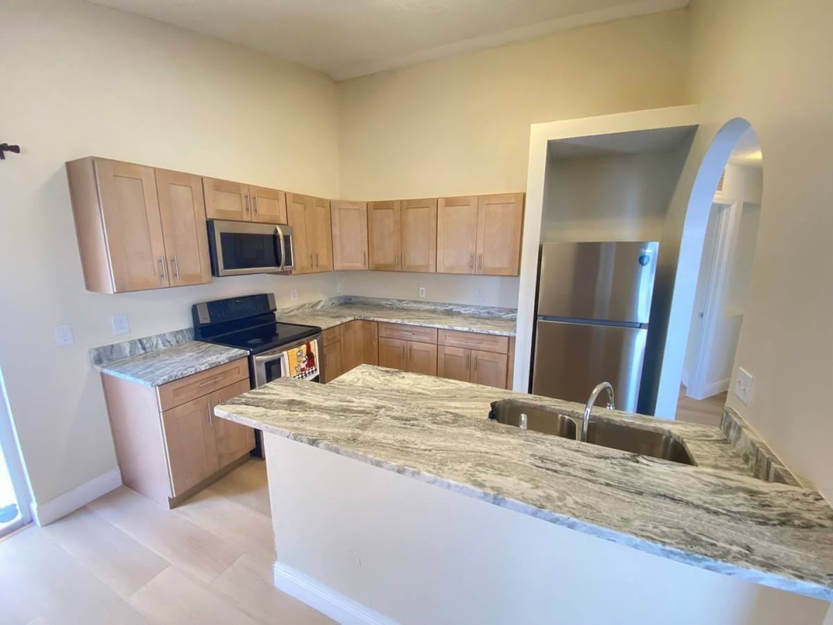 1019 Great Shady Ln - Photo 2 of 9