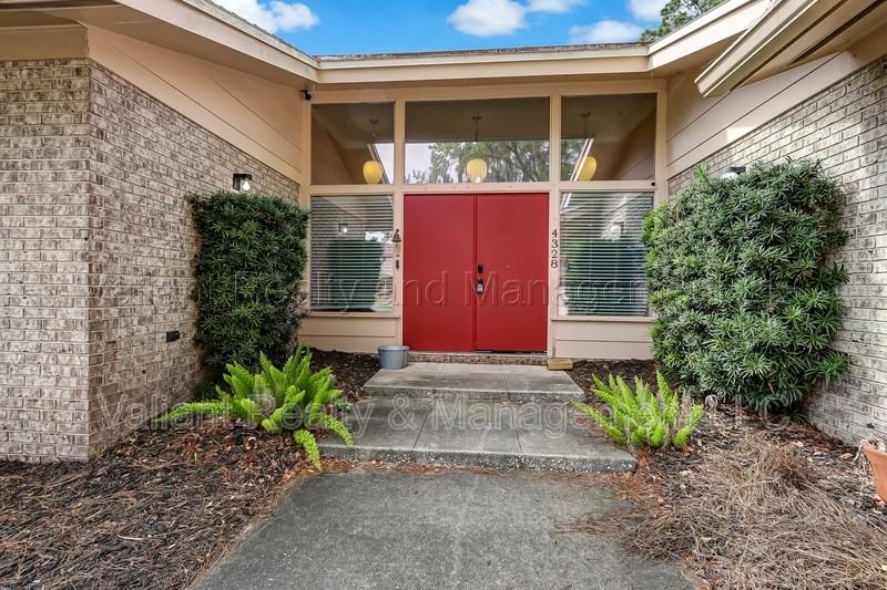 4328 Savannah Ave - Photo 4 of 50