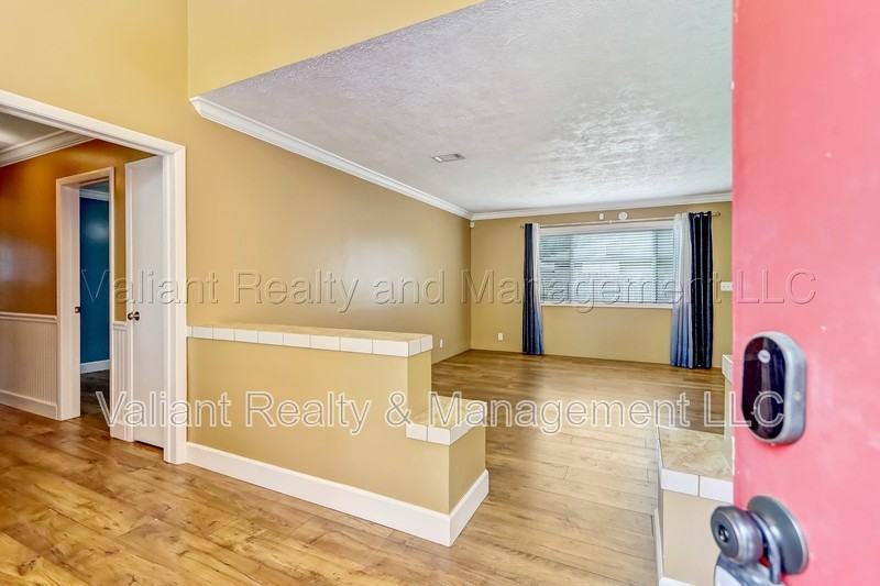 4328 Savannah Ave - Photo 5 of 50