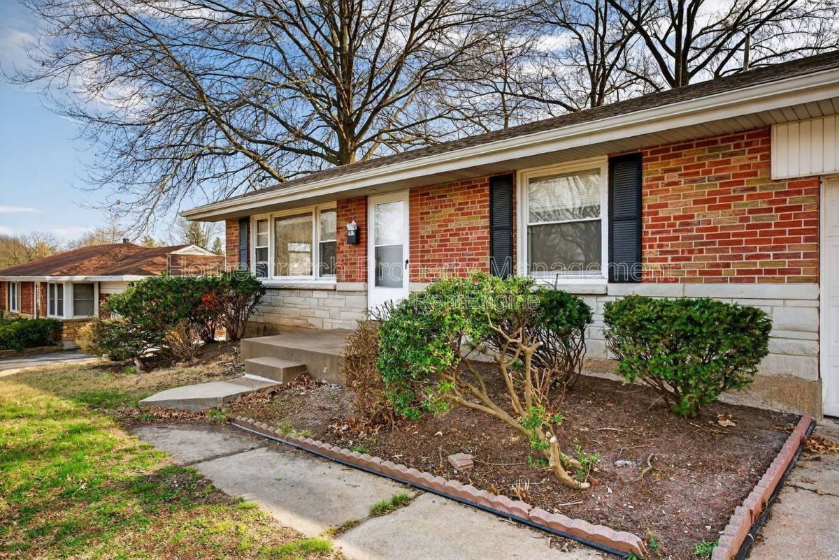 1214 Forest Home Dr - Photo 3 of 9