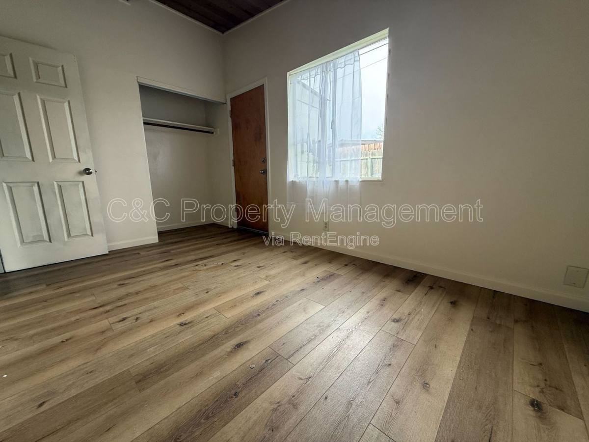 54 Shasta Way - Photo 3 of 9