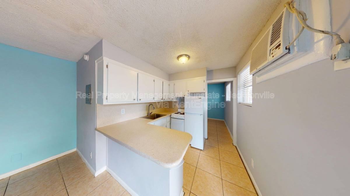 10342 Atlantic Cir #1 - Photo 4 of 9