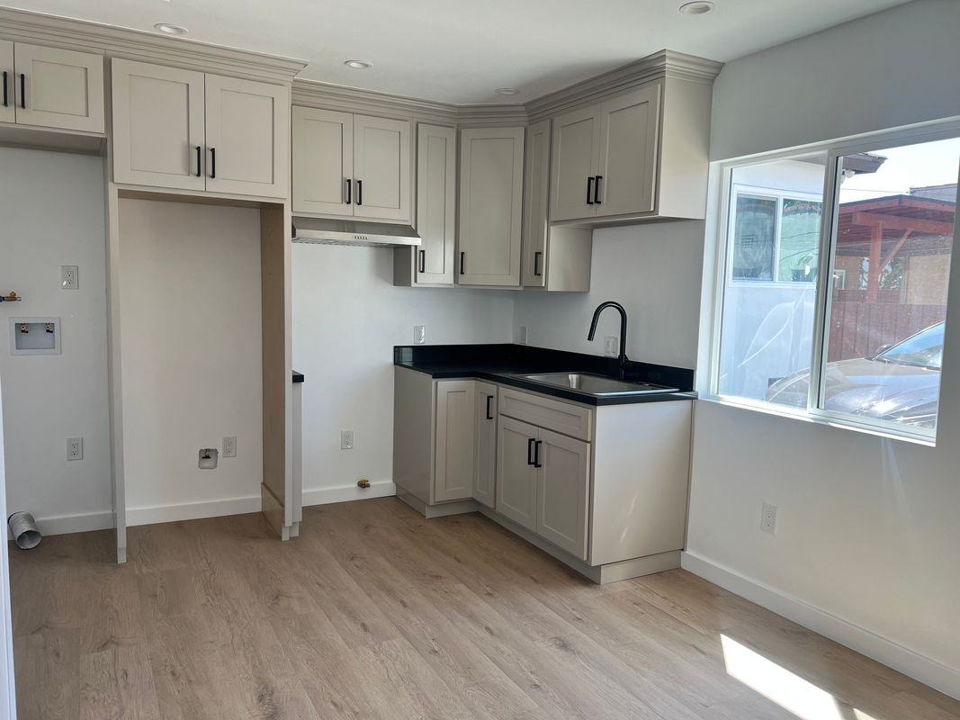 342 N 4th St - Photo 7 of 10