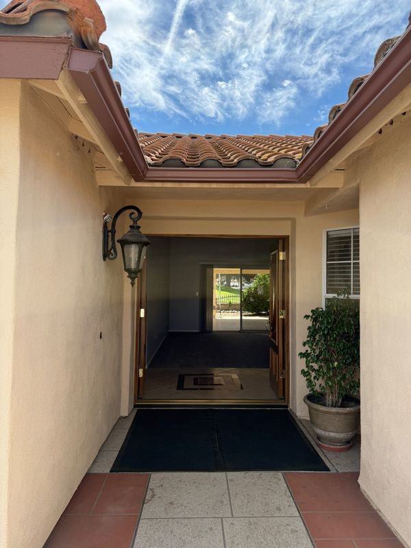 2981 Peach Tree St - Photo 4 of 43