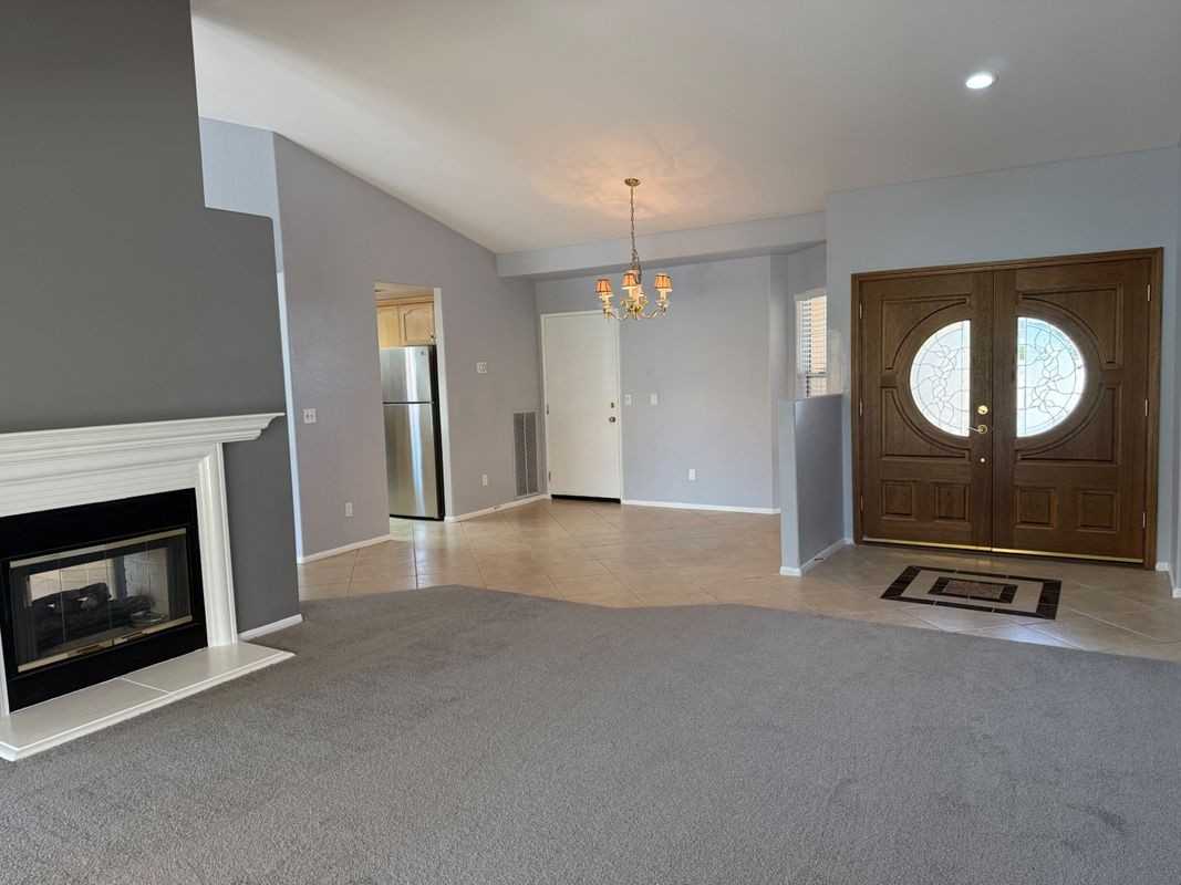 2981 Peach Tree St - Photo 5 of 43