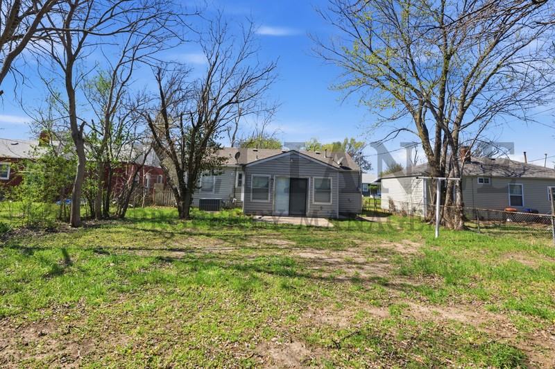 1532 N Battin St - Photo 7 of 34