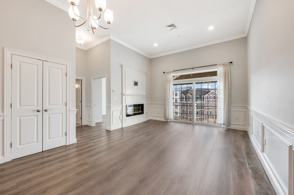 320 Middlesex Ave #404 - Photo 7 of 24