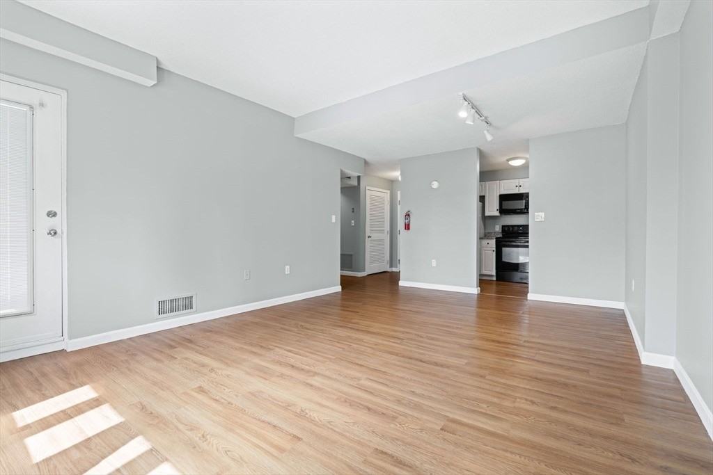 10 Pleasant St #1111 - Photo 7 of 22