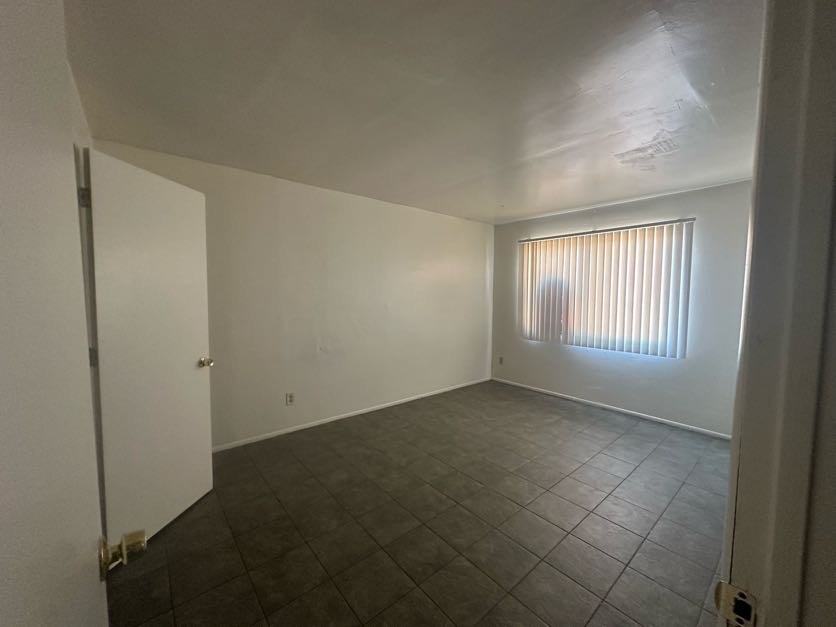 5420 W Belleview St - Photo 6 of 8