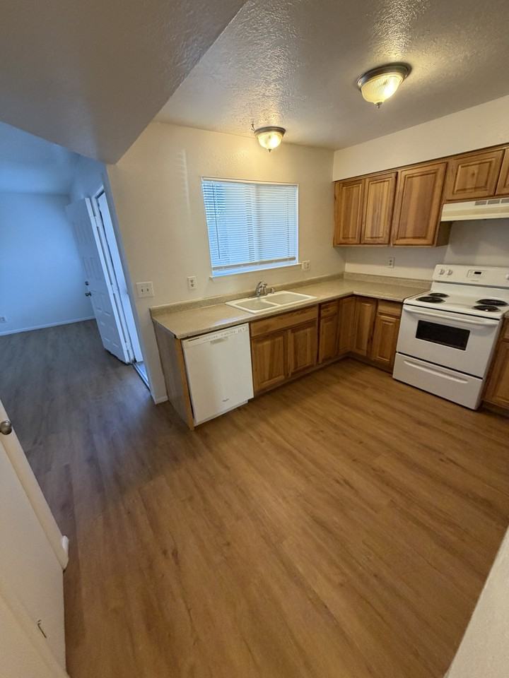 5120 Eastern Ave Se - Photo 3 of 16