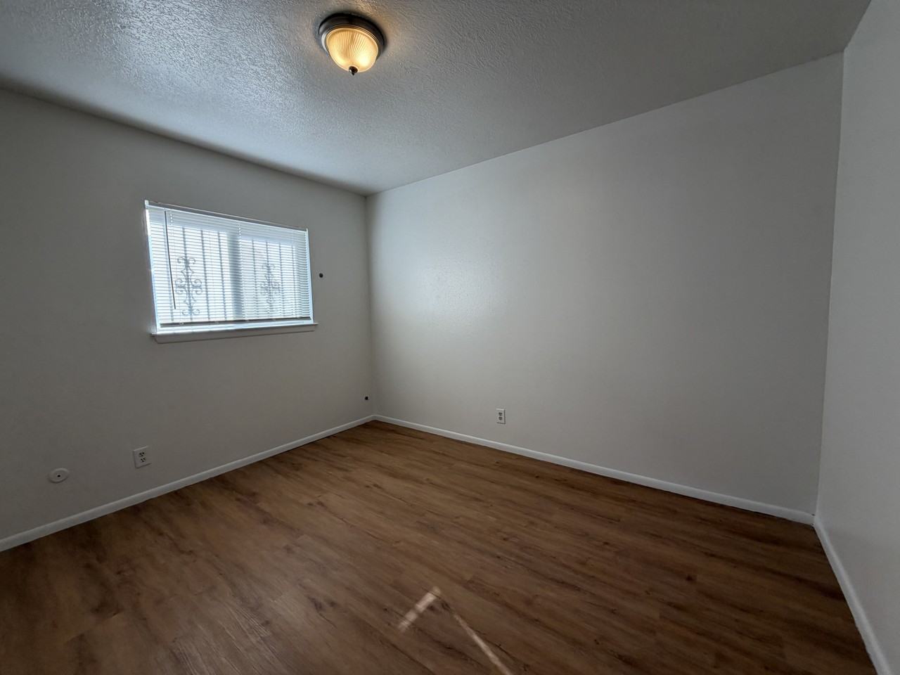 5120 Eastern Ave Se - Photo 7 of 16