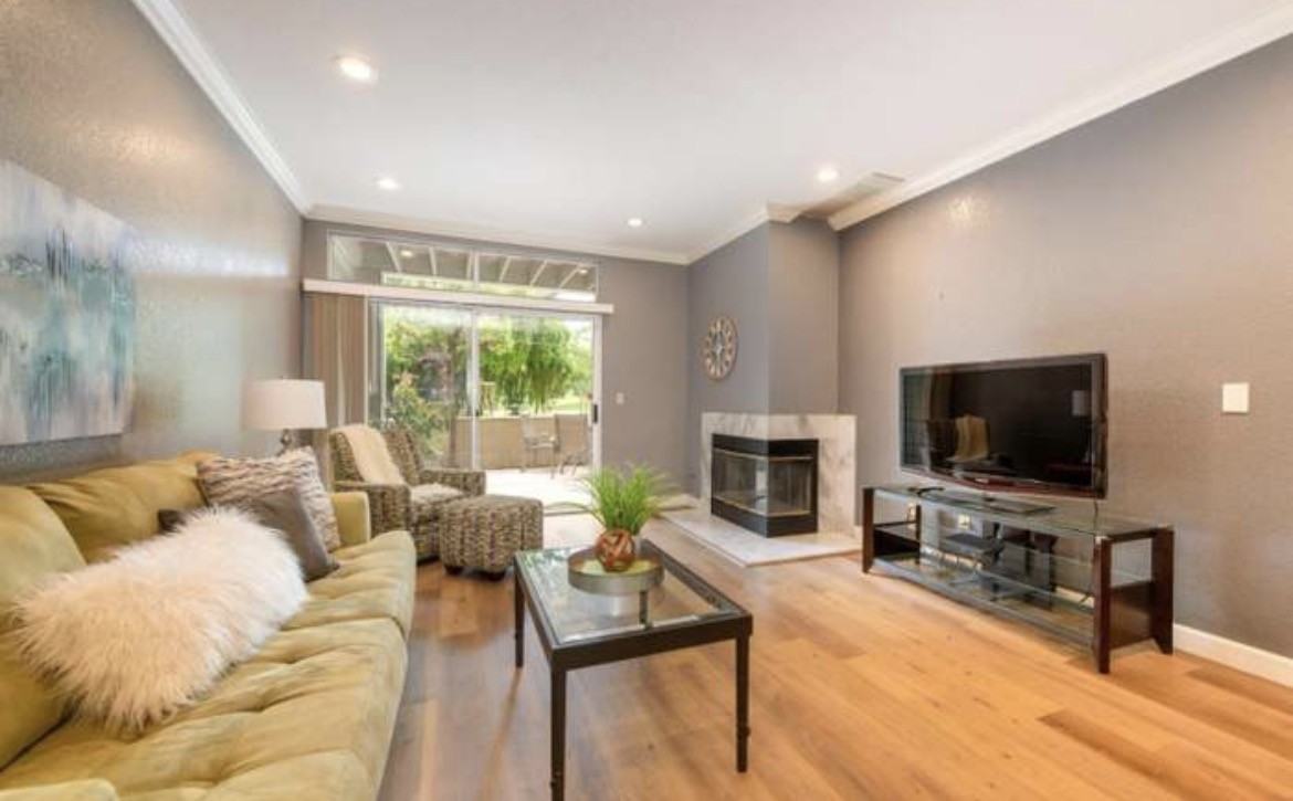 1741 Parkview Green Cir - Photo 3 of 13