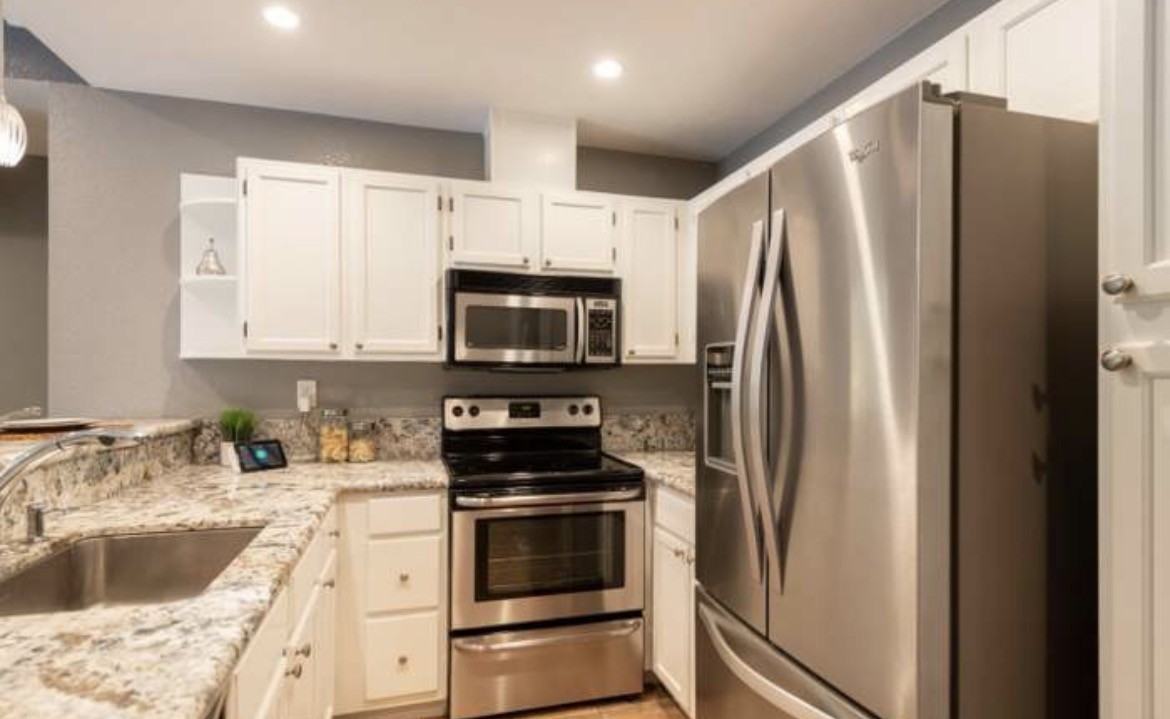 1741 Parkview Green Cir - Photo 6 of 13