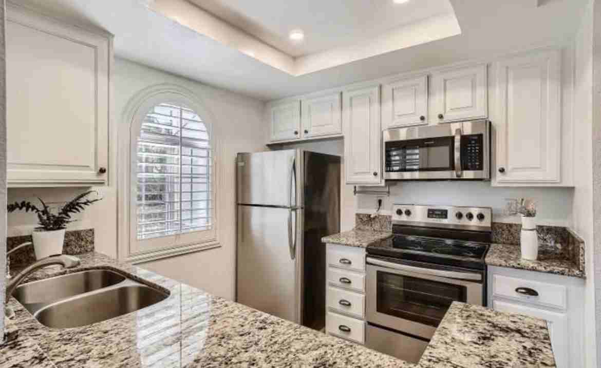 701 Eastshore Ter #8 - Photo 7 of 16