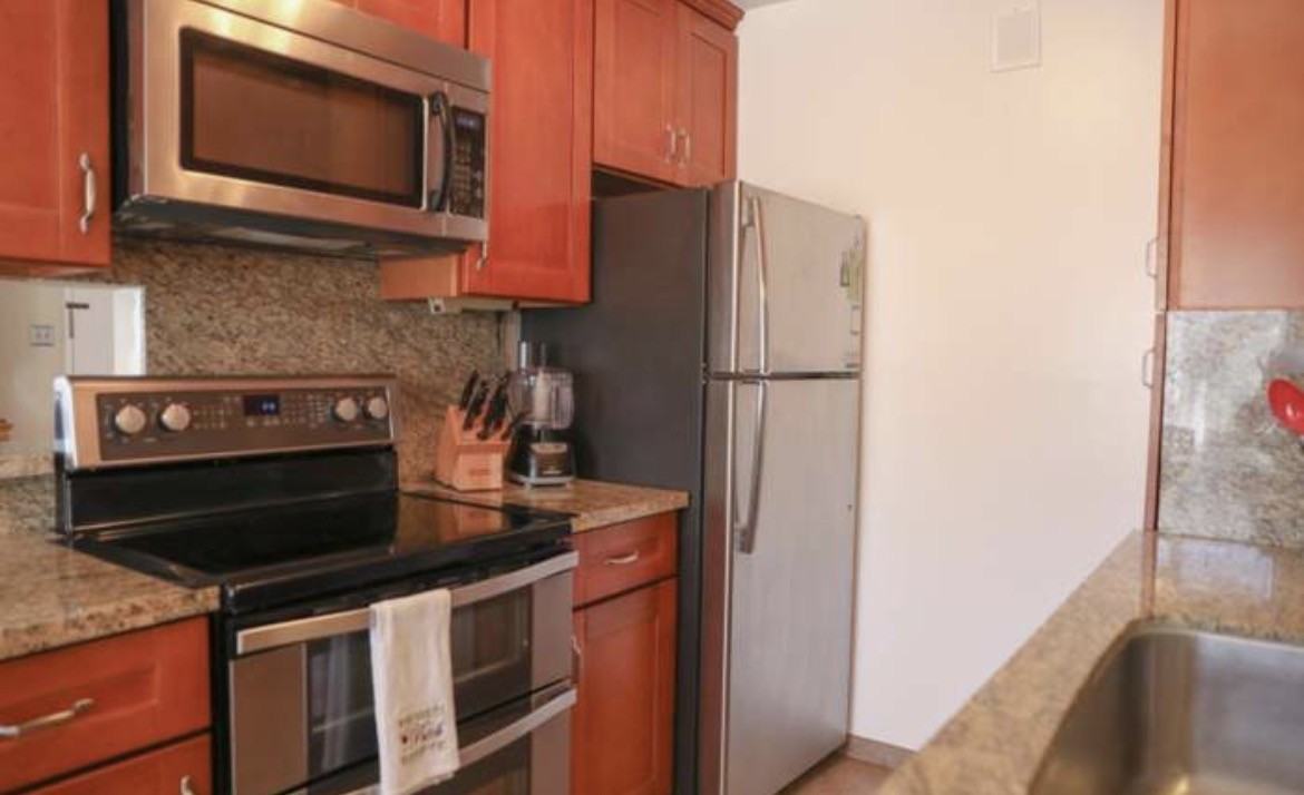 3049 Los Prados St #121 - Photo 7 of 17