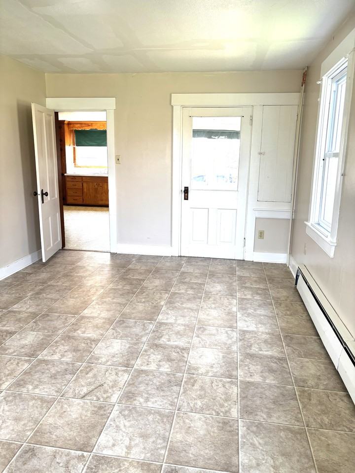 2820 Stumptown Rd - Photo 7 of 21