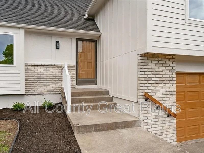 1917 E Stratford Rd - Photo 2 of 19