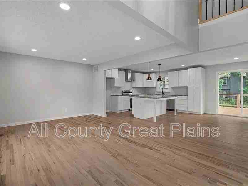 1917 E Stratford Rd - Photo 4 of 19