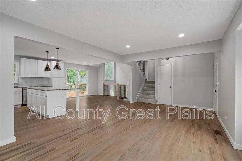 1917 E Stratford Rd - Photo 5 of 19