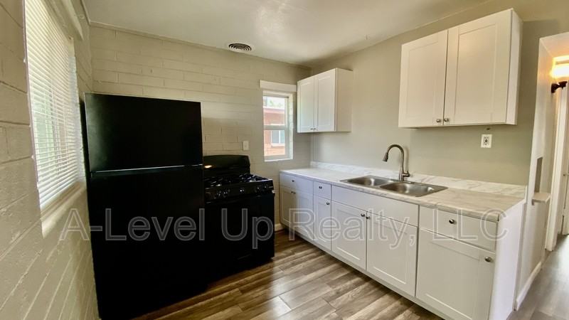 3043 E Proctor Vis - Photo 6 of 16