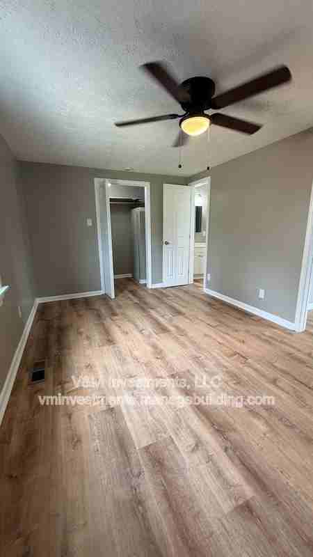 522 Oak St - Photo 5 of 26