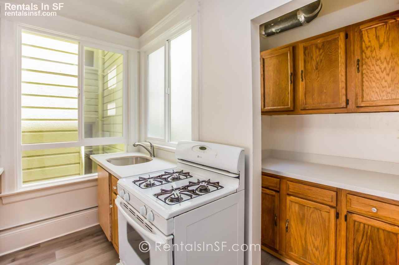 1343 Grove St #A - Photo 5 of 15