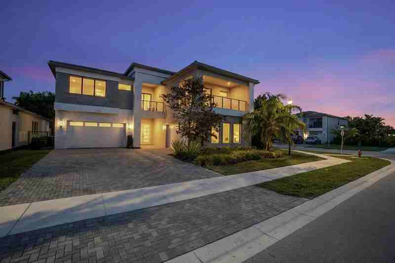 17081 Five Waters Ave - Photo 4 of 50