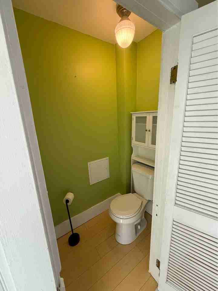 439 Essex St - Photo 2 of 20