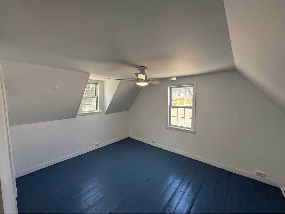 439 Essex St - Photo 7 of 20