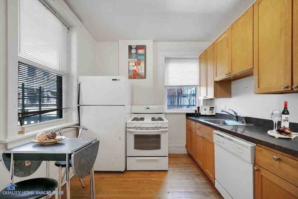 2772 N Kenmore Ave #9Q - Photo 3 of 16