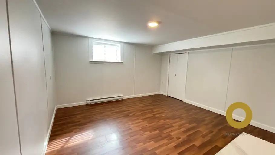 991 29th Ave E - Photo 5 of 11