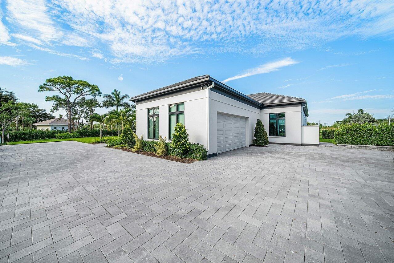 3627 Chinaberry Ter - Photo 2 of 40