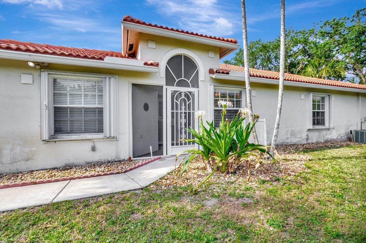 14211 W La Sedona Cir - Photo 5 of 36