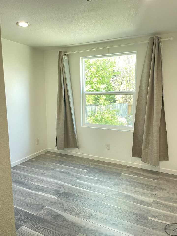 316 Juanita Ave #NA - Photo 3 of 8