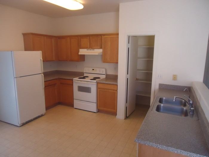 15425 W Sierra St - Photo 4 of 13