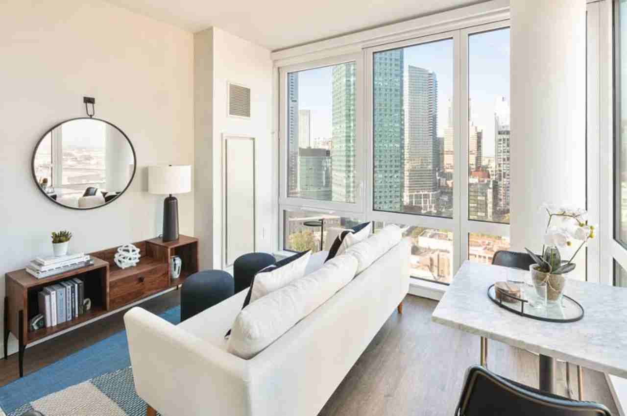 22-44 Jackson Avenue #821 - Photo 3 of 20