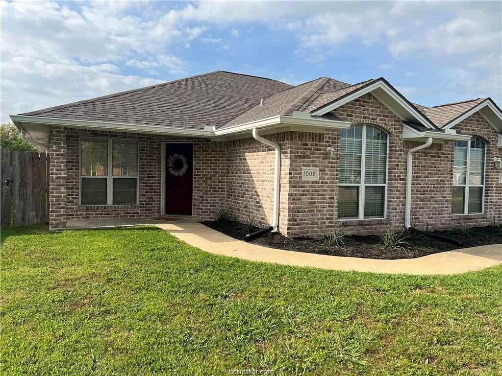 1009 Crepe Myrtle Ct - Photo 2 of 23