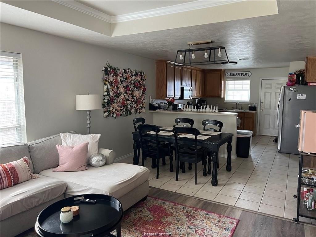 1009 Crepe Myrtle Ct - Photo 5 of 23