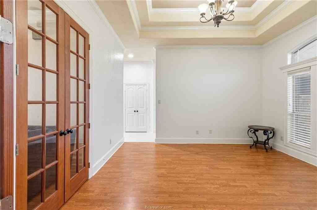 1203 Beacon Ct - Photo 6 of 45