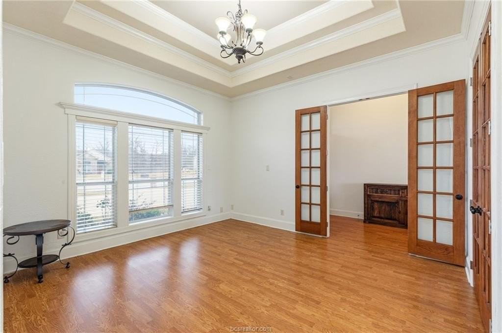 1203 Beacon Ct - Photo 7 of 45